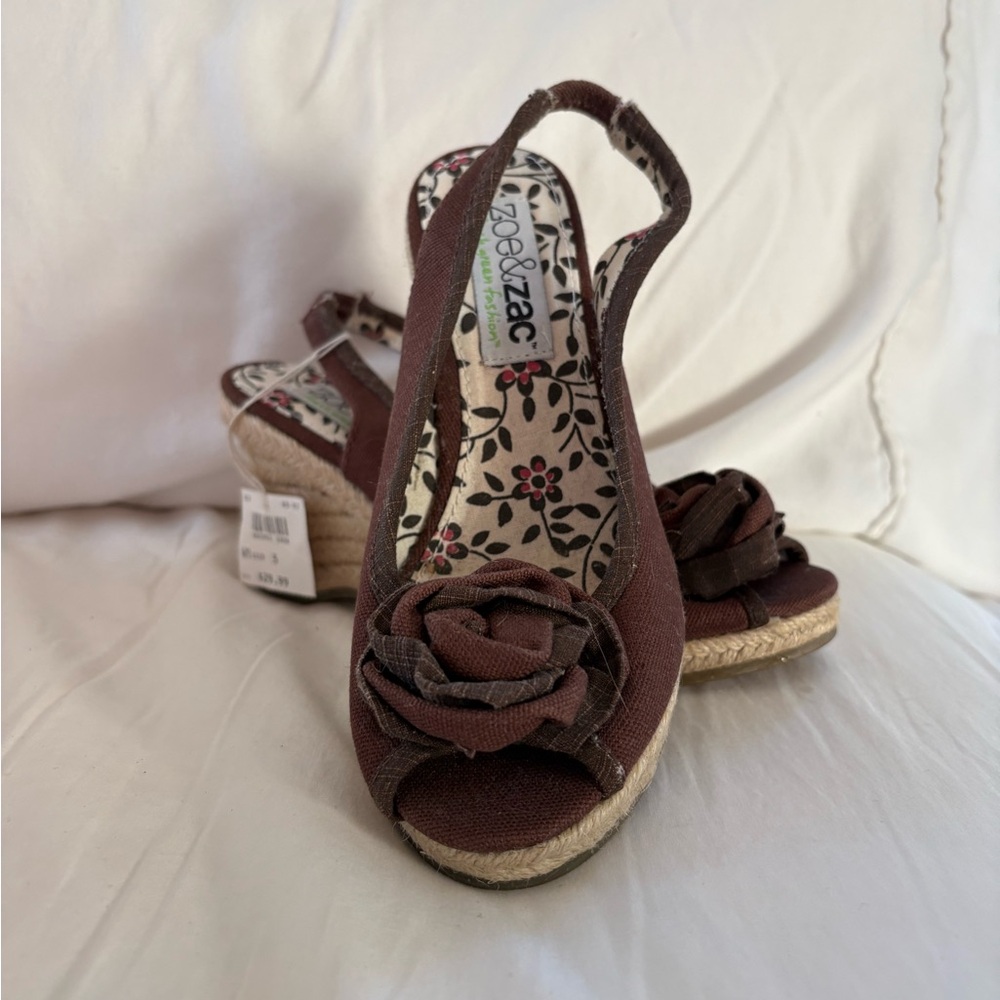 Zoe & Zac Brown Floral Wedge Sandals